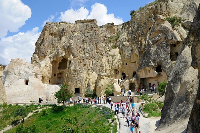 2 Days Red and Green tour - Day one: castles, cave villages, and fairy chimneys