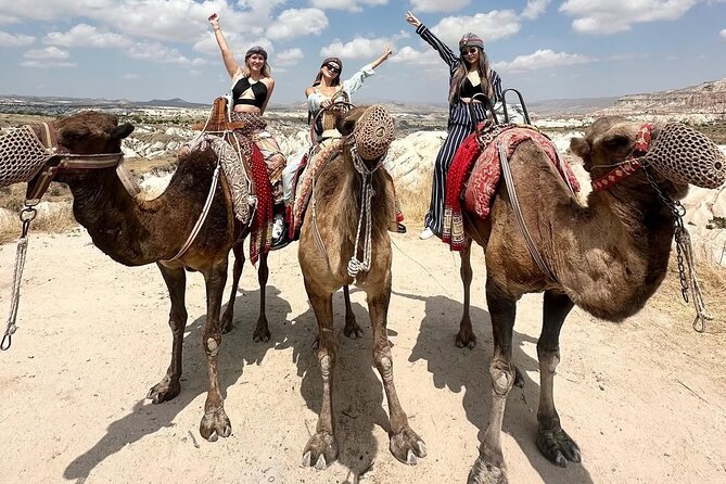 2 hour Camel ride in Cappadocia - Sunrise balloons or sunset between the rock formations