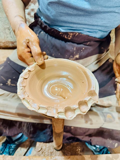 Avanos: Pottery Workshop with Clay Making Experience - Getting your hands on the wheel