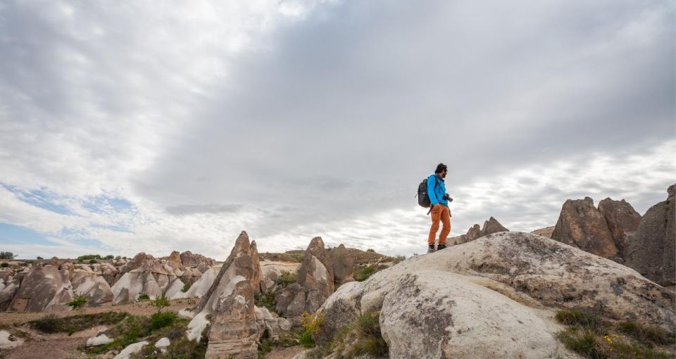 Cappadocia: Blue Tour with Entry Fees and Lunch - Guides, languages, and group size