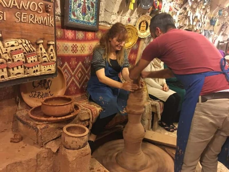 Cappadocia: Guided Red Tour with Lunch and Ticket - Avanos combines lunch with a living craft
