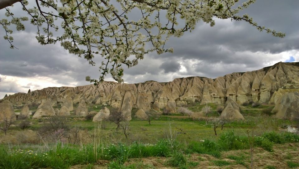 Cappadocia: Highlights Tour with Lunch and Entry Tickets - Uchisar Castle closes the day with a high view