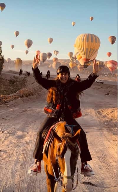 Cappadocia : Horseback riding with fantastic view - Rose and Red Valleys: the most colorful section