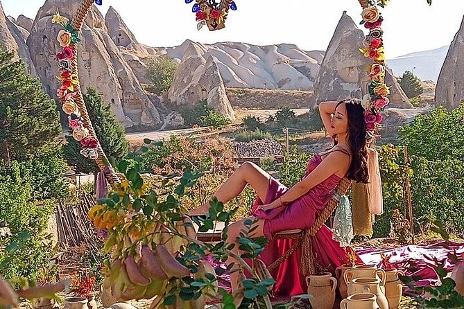 Cappadocia Photo World - Posing help is the practical advantage