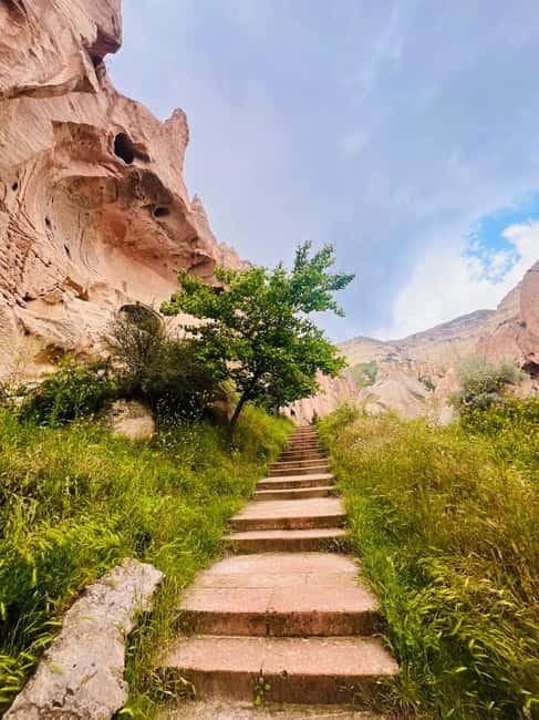Cappadocia: Red-Line Tour with Lunch and Guide All Inclusive - Love Valley and the final photo stop