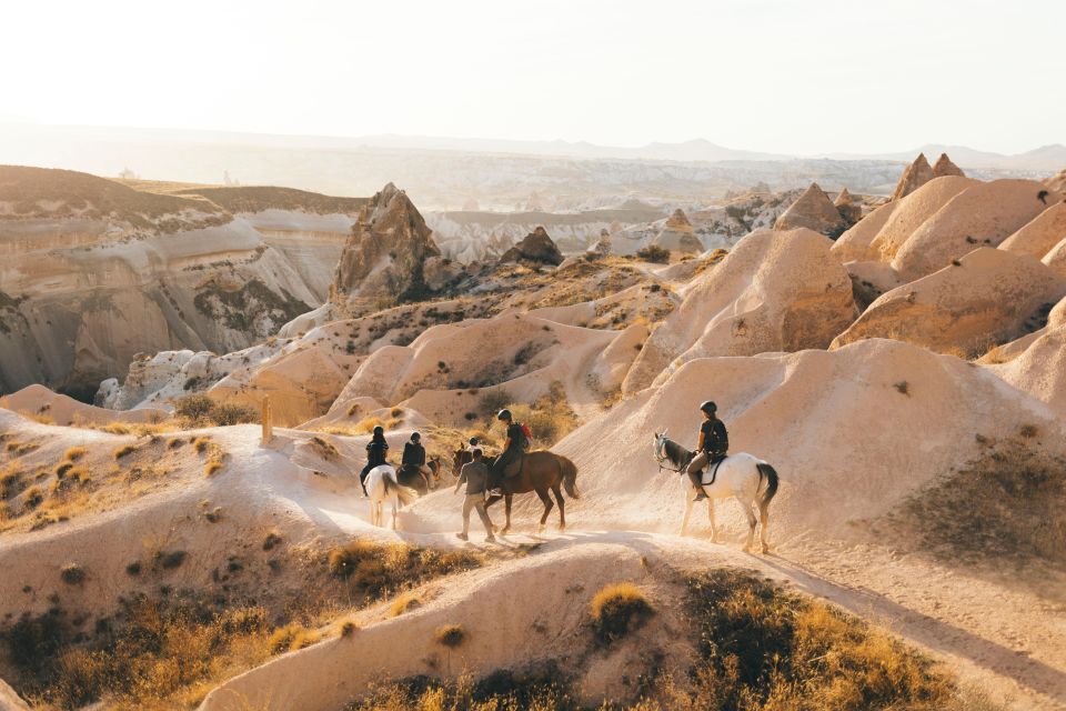 Cappadocia: Sunset or Daytime Horse Riding Tour - Horses, safety, and beginner comfort