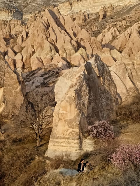 Cappadocia: Sunset Rose Valley Hiking Tour - Meeting at Göreme Municipality and reaching the trail