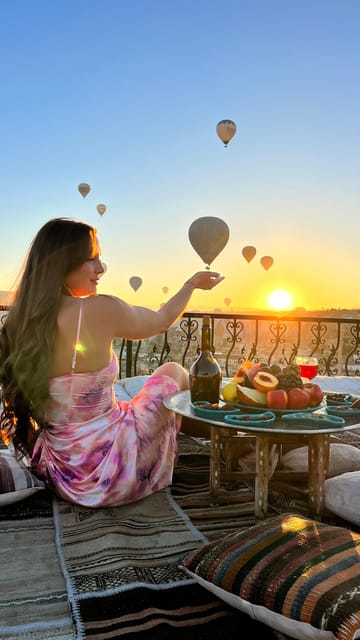 Cappadocia: Terrace Photo Spot With Balloon Flight View - A closer look at the balloon view