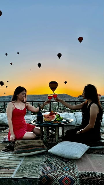 Cappadocia: Terrace Photo Spot With Balloon Flight View - Basic photography or the professional option