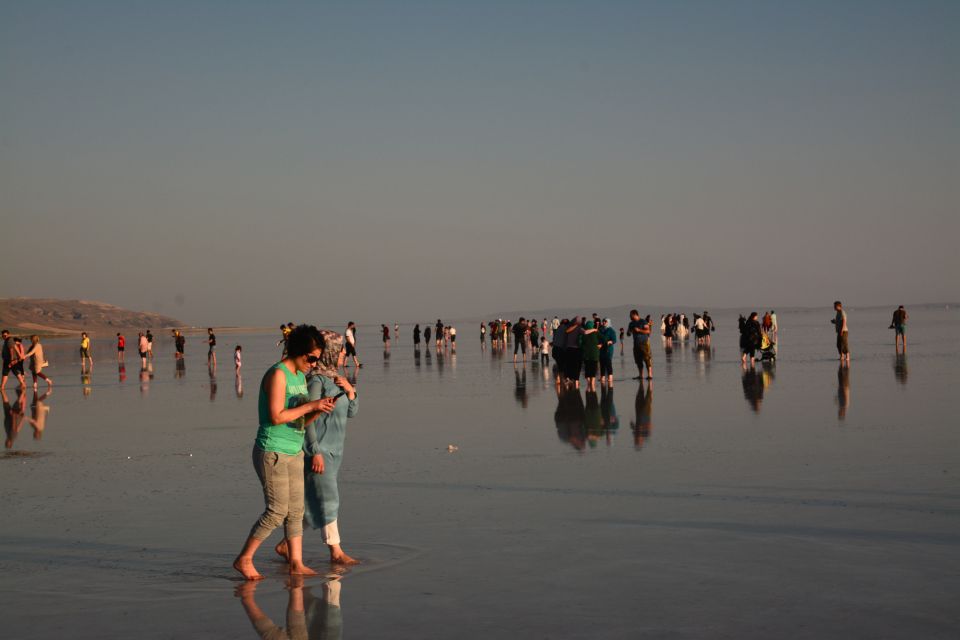 From Göreme: Salt Lake Tour at Sunset - Arriving at Tuz Golu before sunset