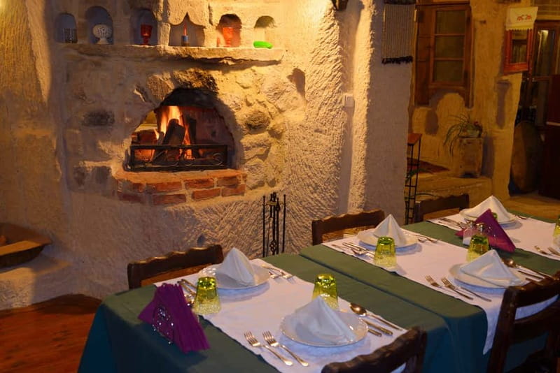 Göreme: Dinner and Folk Show at a Cave Restaurant - Dinner, drinks, and the practical food question