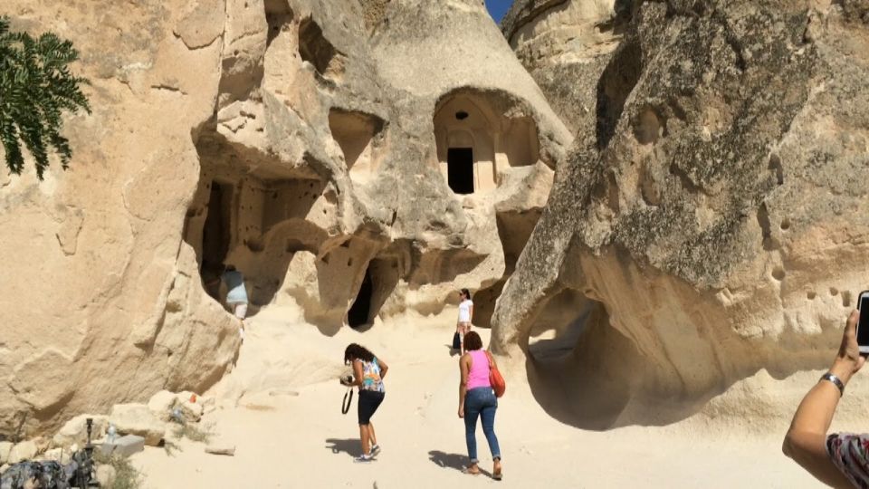 Göreme: Full-Day Customized Cappadocia Compact Itinerary - Guides, language, and the feel of the day