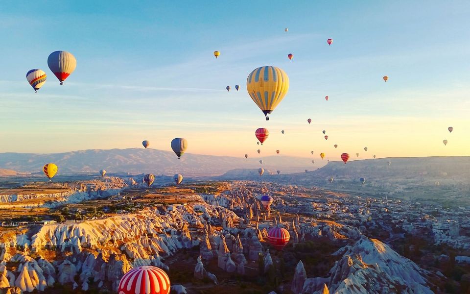Göreme: Sunrise Hot Air Balloon Flight Over Cappadocia - Takeoff and the first view of the valleys