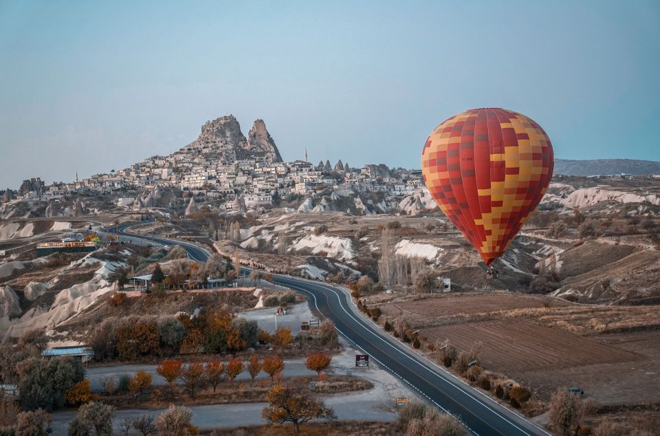 Hot air balloons in Goreme red valley - What you can see from the basket