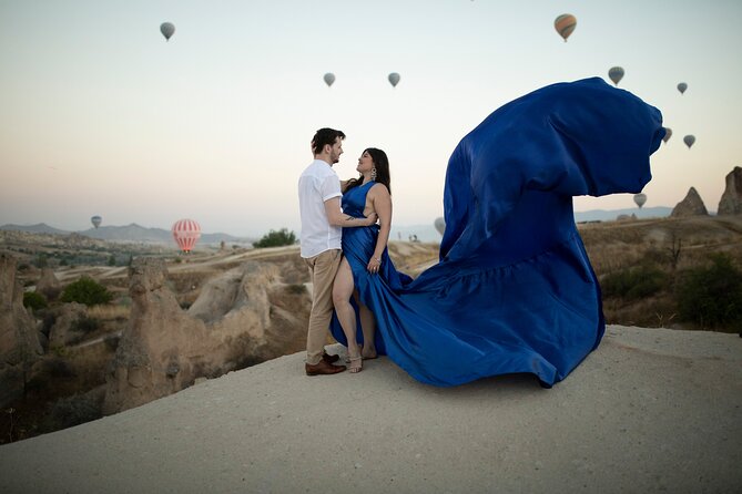 Private Photoshoot in Cappadocia - Sunrise balloons set the tone