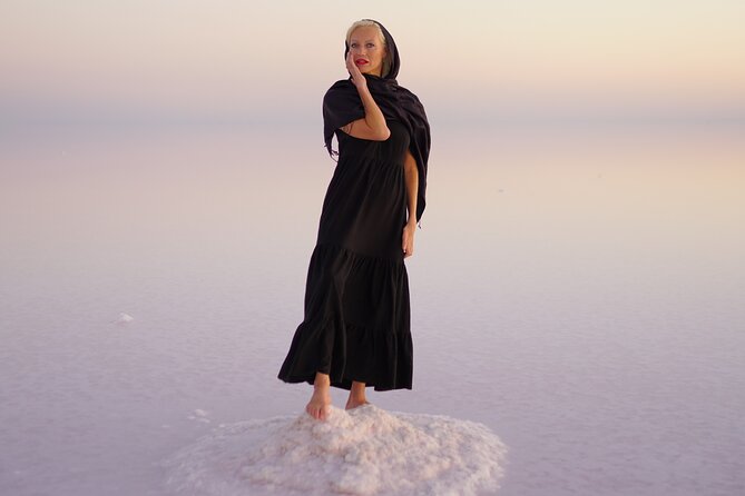 Private Salt Lake Sunset Tour with Photos & Snacks - What the guides add to the experience