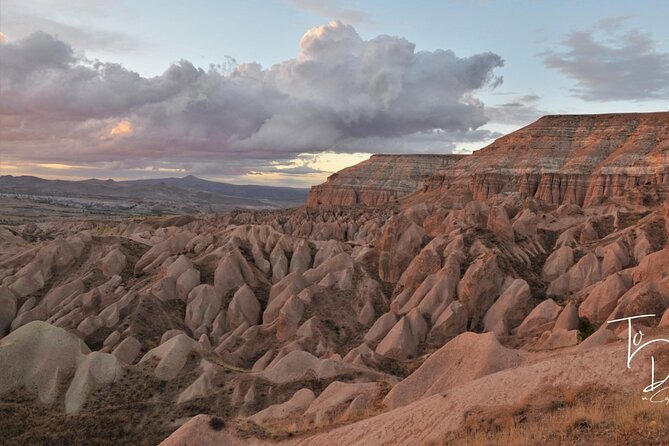 Red & Rose Valley Sunset Hiking Tour with a Trekking Dog "Oscar" - Why the Red and Rose Valleys work so well at sunset