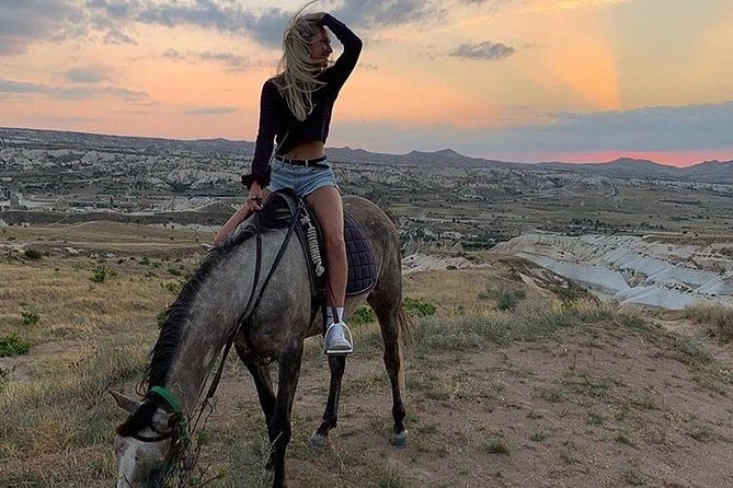 Sunset Horsebackriding-Tour through the Valleys of Cappadocia - Timing, Transfers, and Group Size