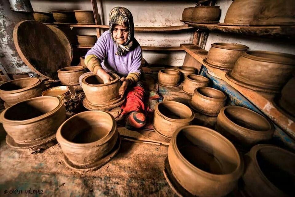 Visit to Cappadocia ceramic workshop and carpet store - Languages and communication